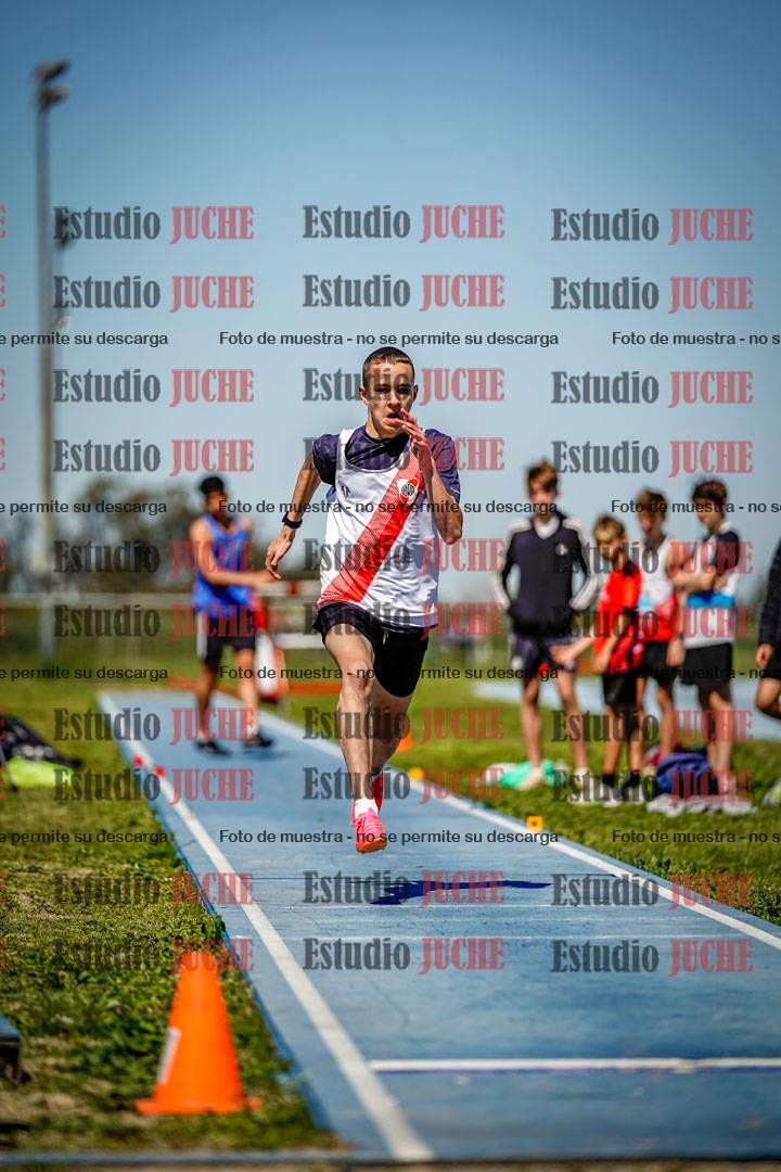 Fotos del salto en largo de varones - U15
