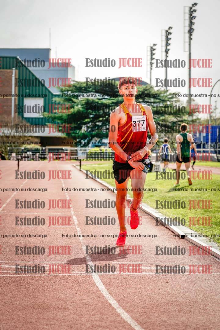 Fotos de los 1500 m con obstáculos de varones