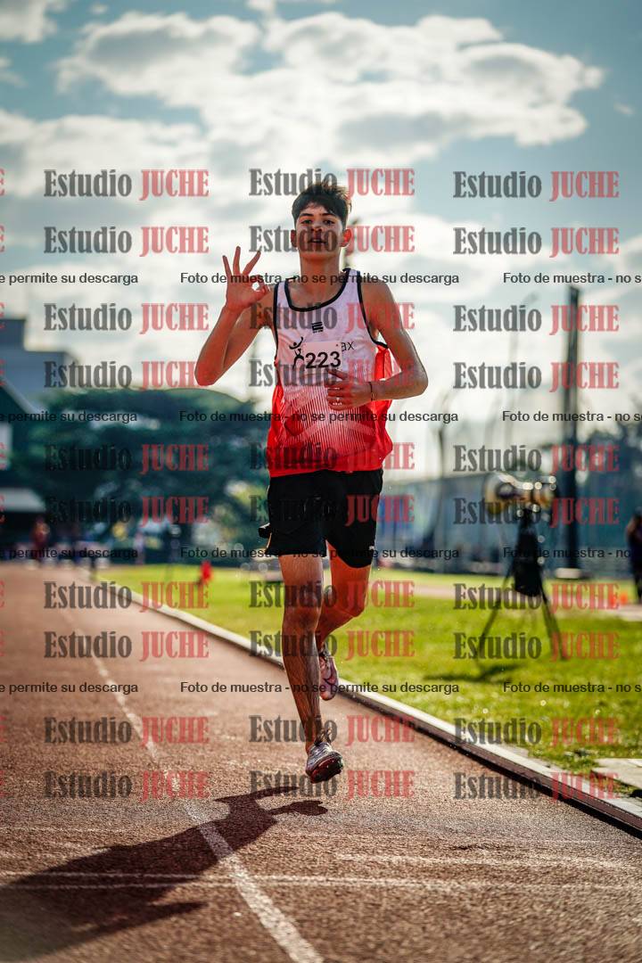 Fotos de los 2000 m con obstáculos de varones