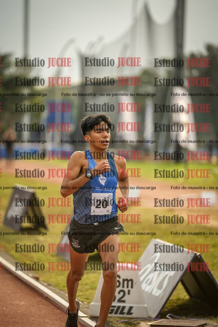 Fotos de los 3000 m con obstáculos de varones