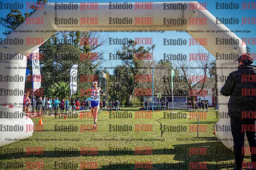 Fotos de la llegada del cross de 4000 m - varones