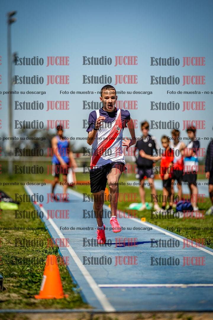 Fotos del salto en largo de varones - U15