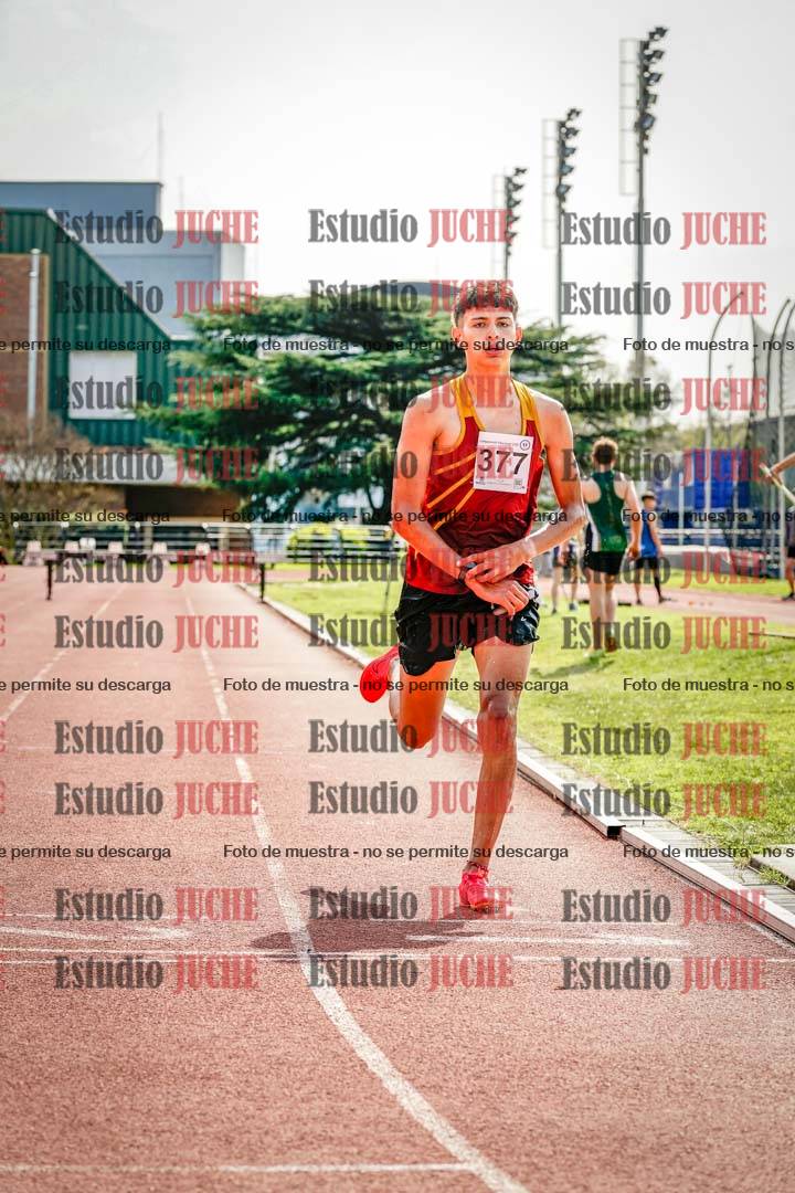 Fotos de los 1500 m con obstáculos de varones