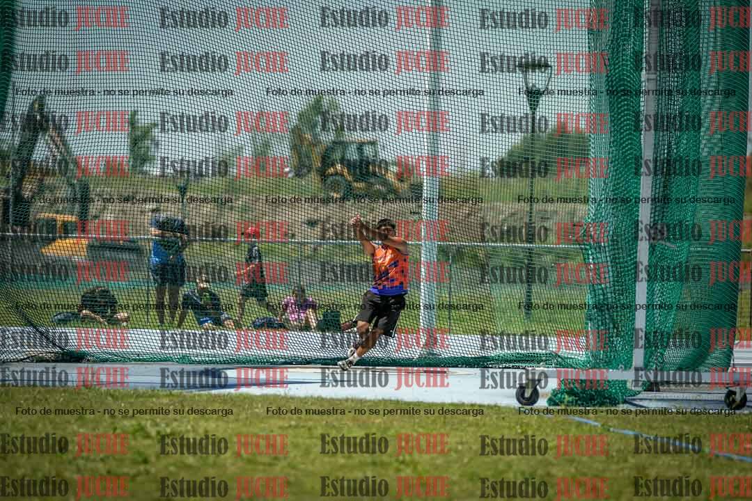 Fotos del lanzamiento del martillo de varones