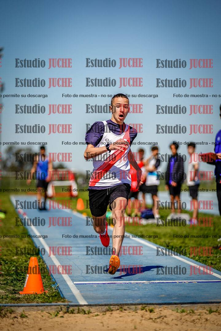 Fotos del salto en largo de varones - U15