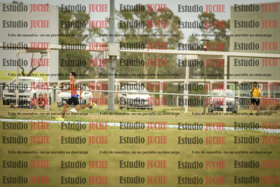 Fotos de los 300 m llanos de varones