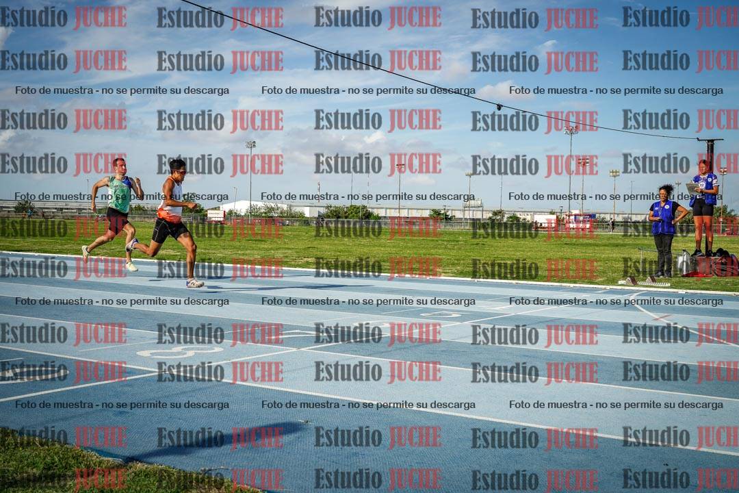 Fotos de los 400 m llanos de varones