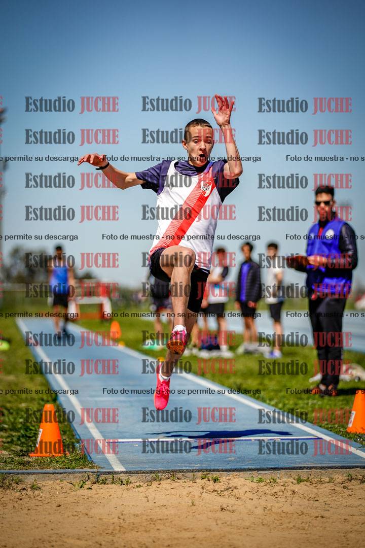Fotos del salto en largo de varones - U15