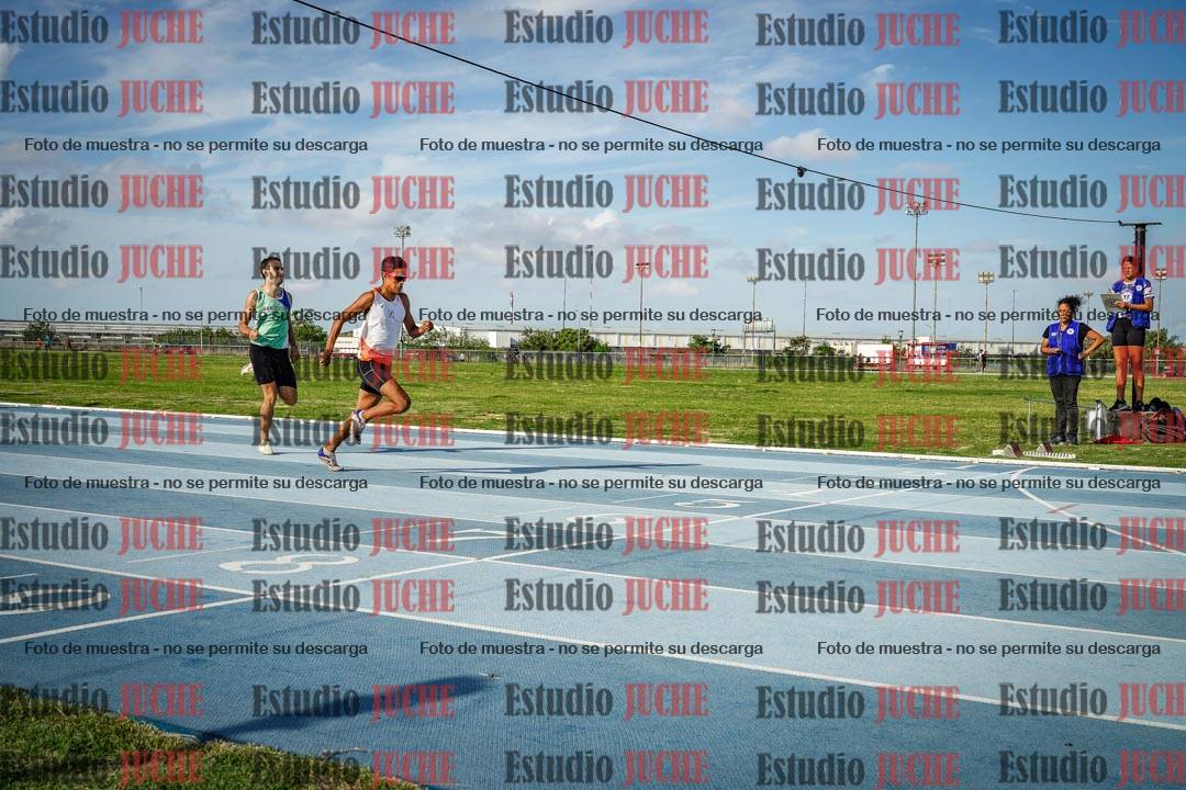 Fotos de los 400 m llanos de varones