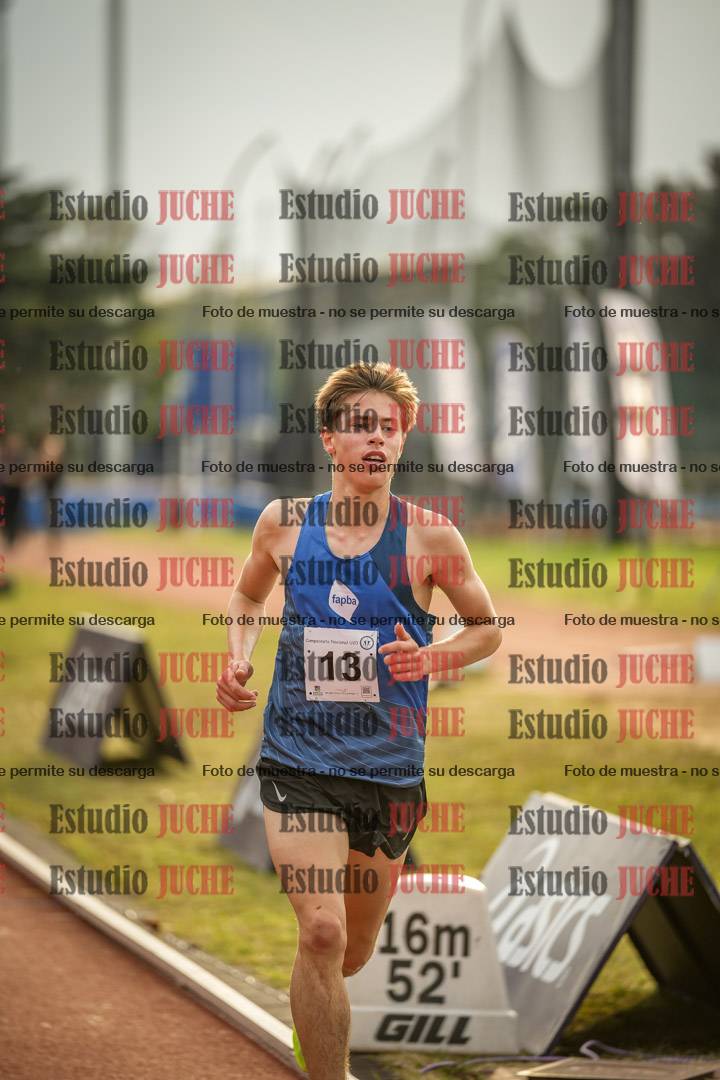 Fotos de los 3000 m con obstáculos de varones