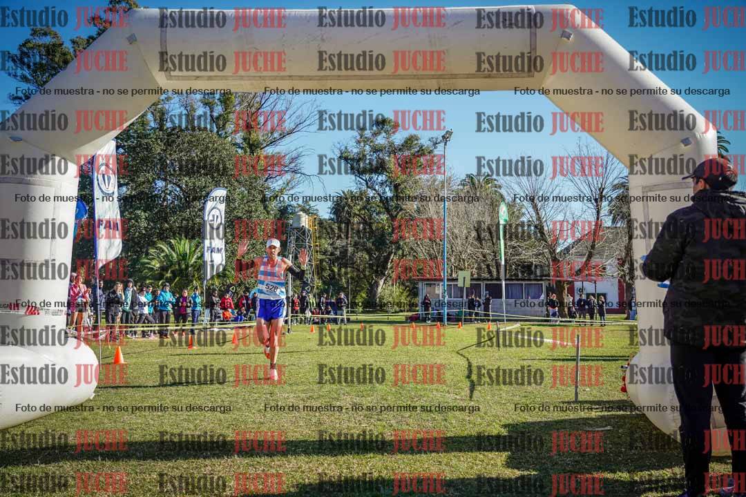 Fotos de la llegada del cross de 4000 m - varones