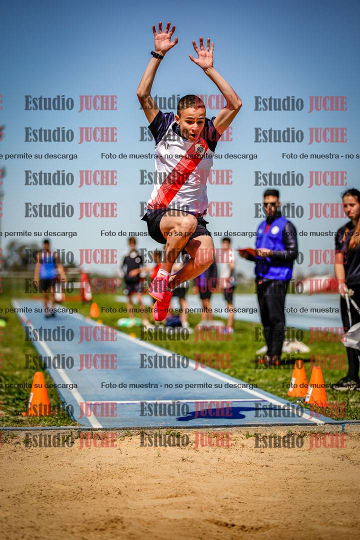 Fotos del salto en largo de varones - U15
