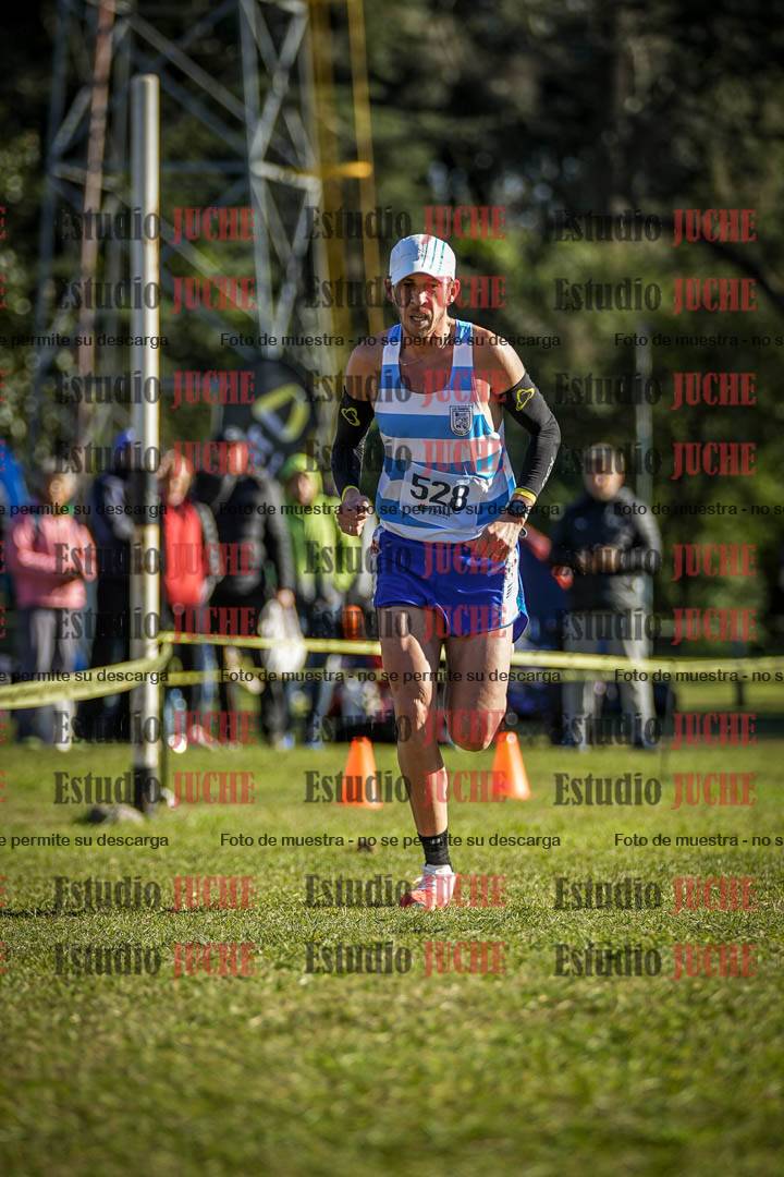 Fotos de la llegada del cross de 4000 m - varones