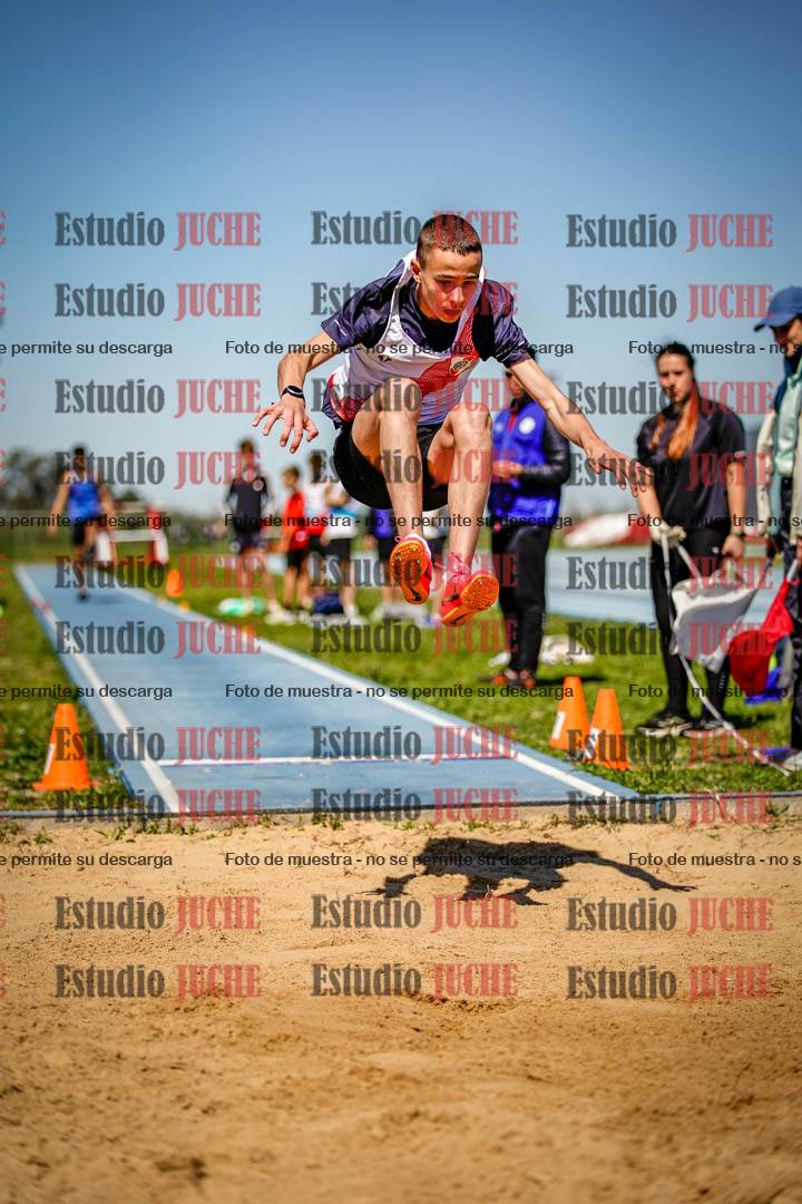 Fotos del salto en largo de varones - U15