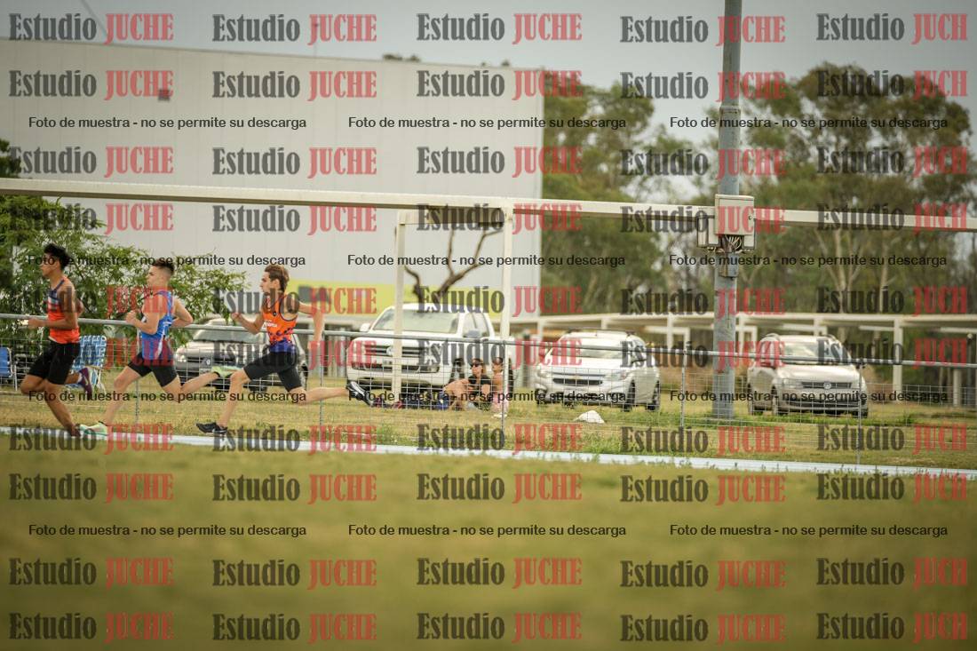 Fotos de los 300 m llanos de varones