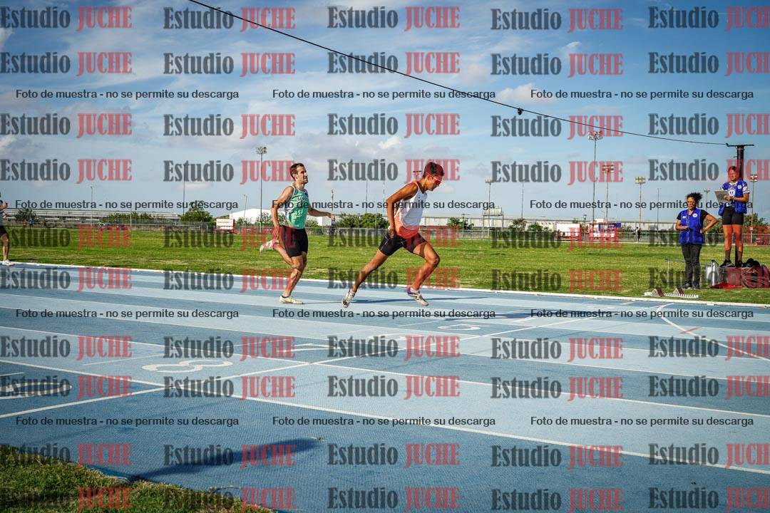 Fotos de los 400 m llanos de varones