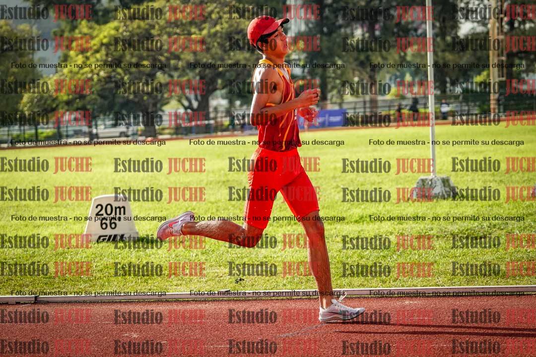Fotos de los 2000 m con obstáculos de varones