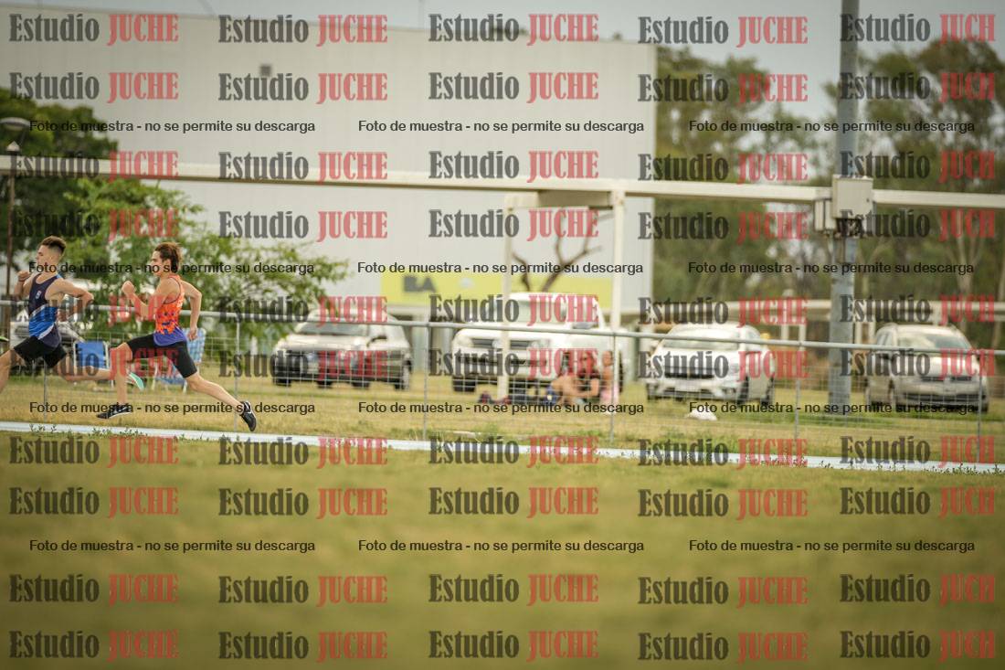 Fotos de los 300 m llanos de varones