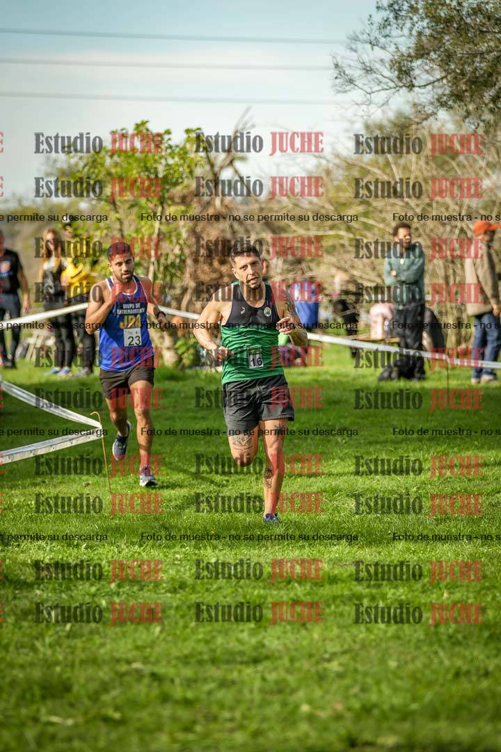 Fotos de la llegada del cross de 4000 m - varones