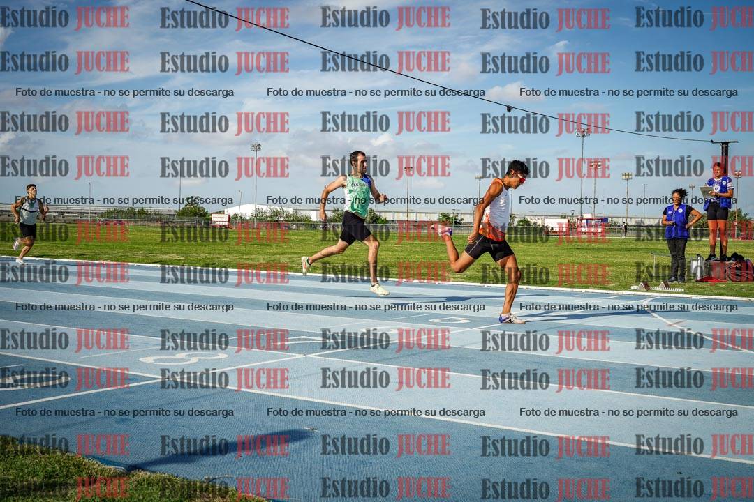 Fotos de los 400 m llanos de varones
