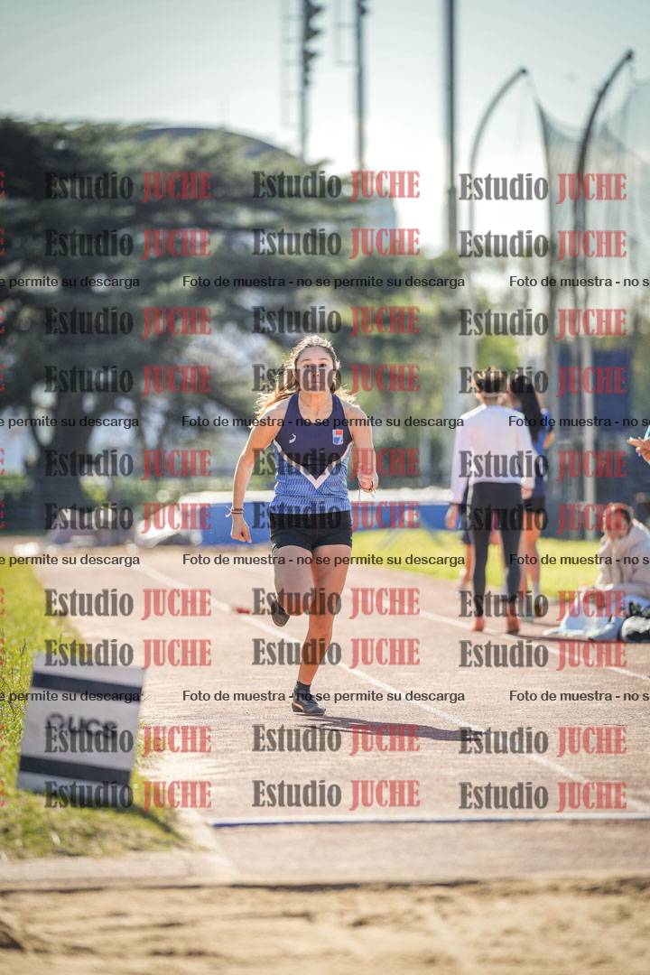 Fotos del salto en largo de mujeres