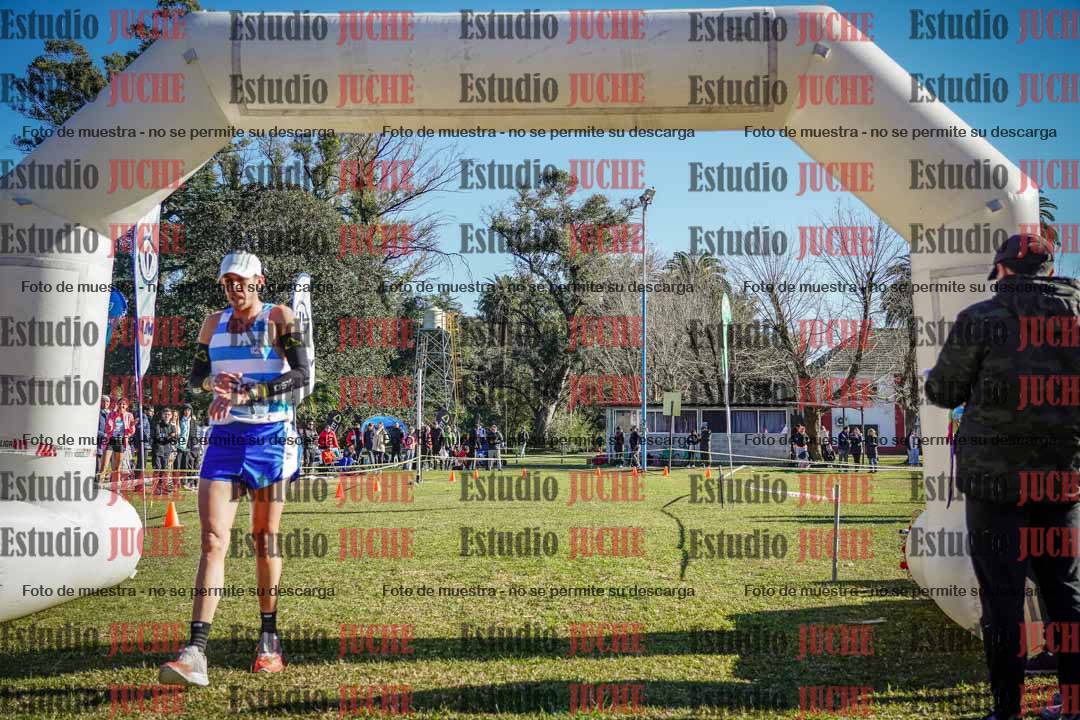 Fotos de la llegada del cross de 4000 m - varones