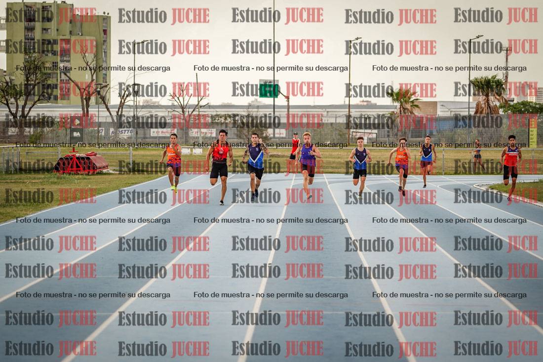 Fotos de los 300 m llanos de varones