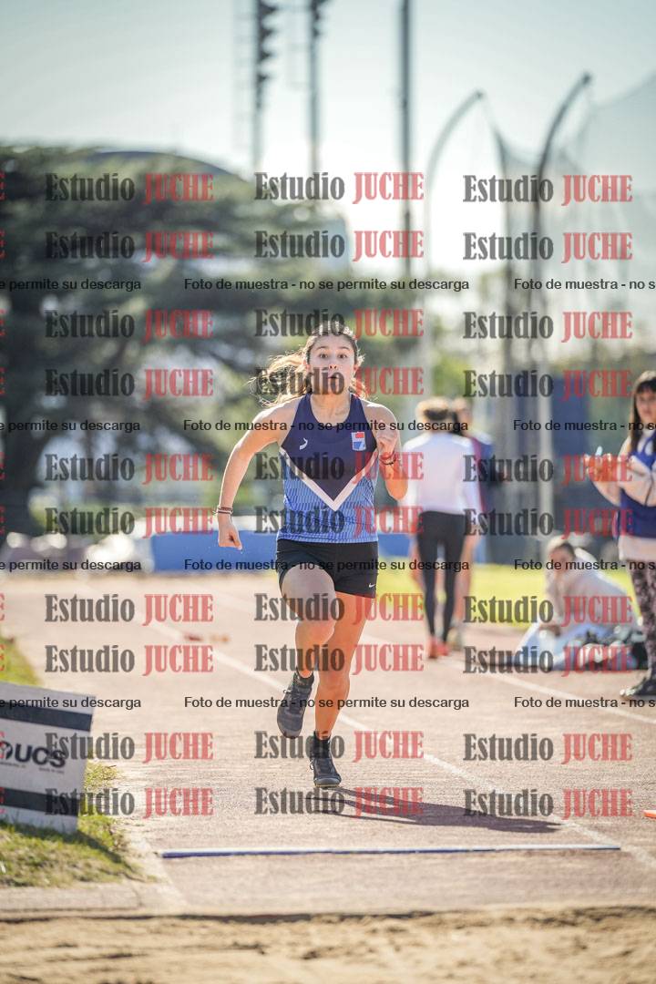 Fotos del salto en largo de mujeres