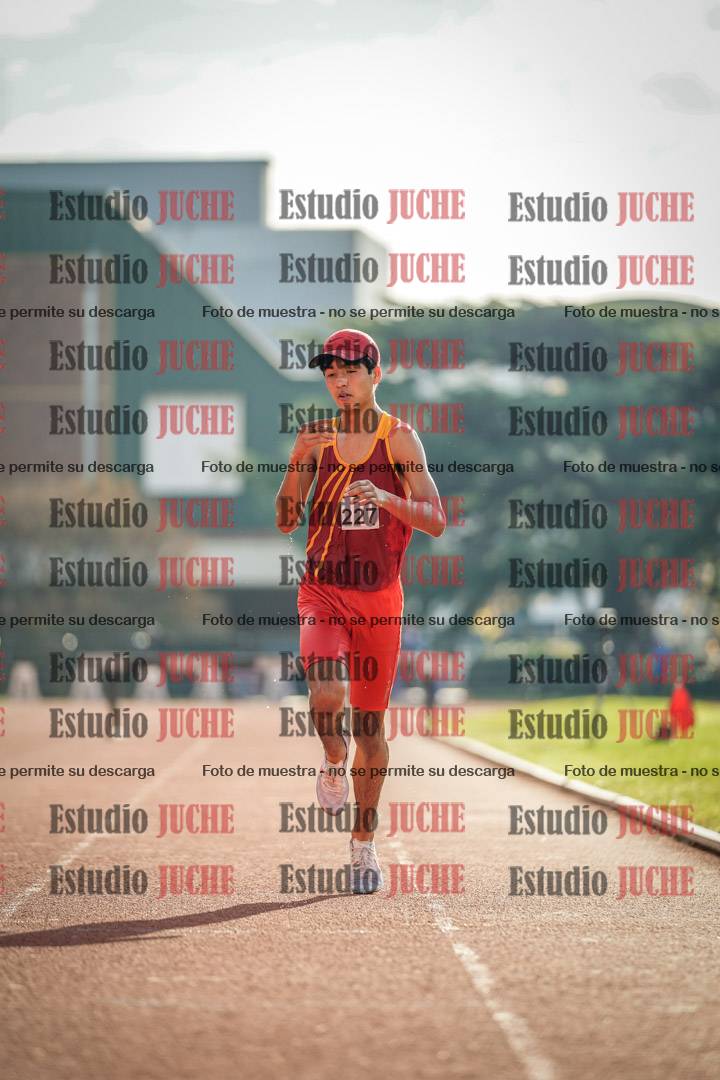 Fotos de los 2000 m con obstáculos de varones