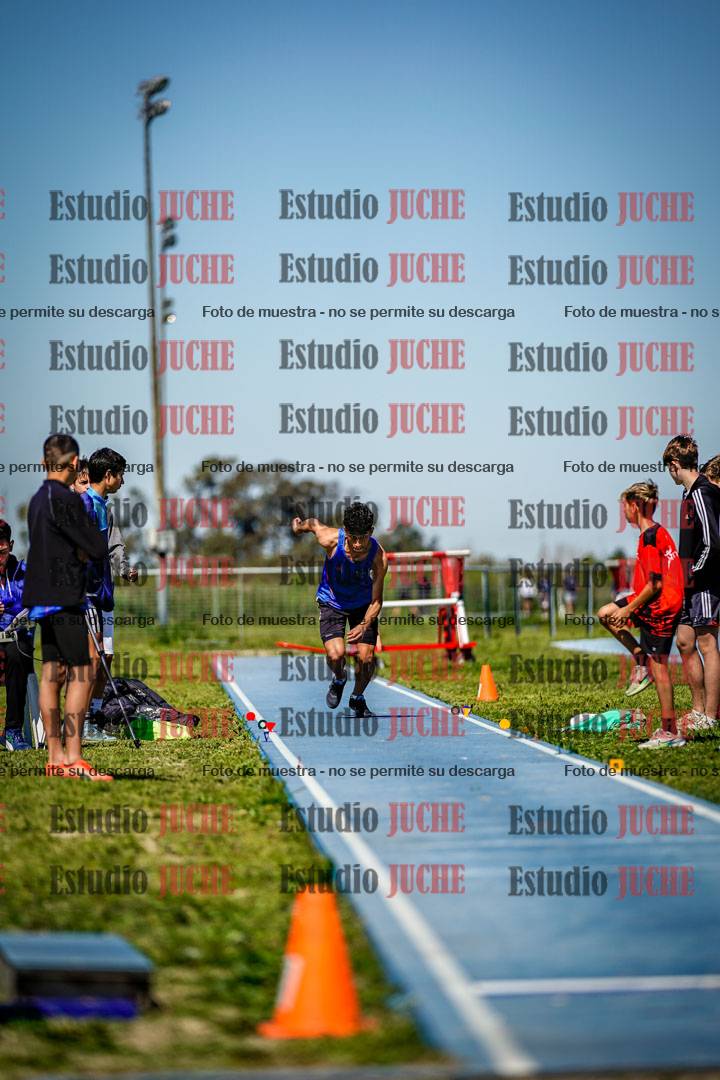 Fotos del salto en largo de varones - U15