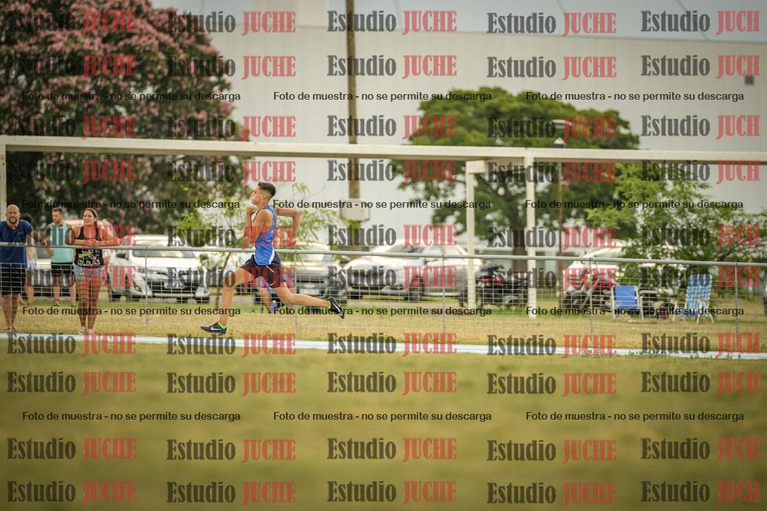 Fotos de los 300 m llanos de varones