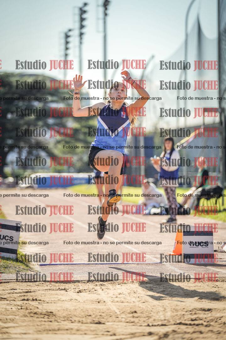 Fotos del salto en largo de mujeres