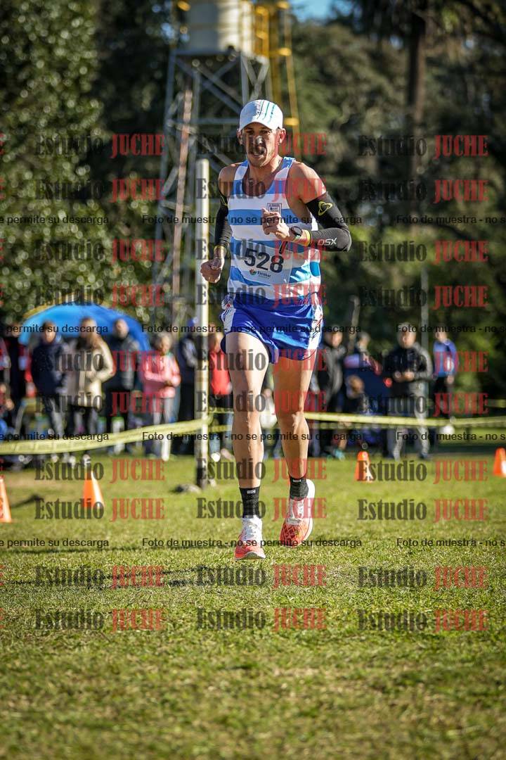 Fotos de la llegada del cross de 4000 m - varones