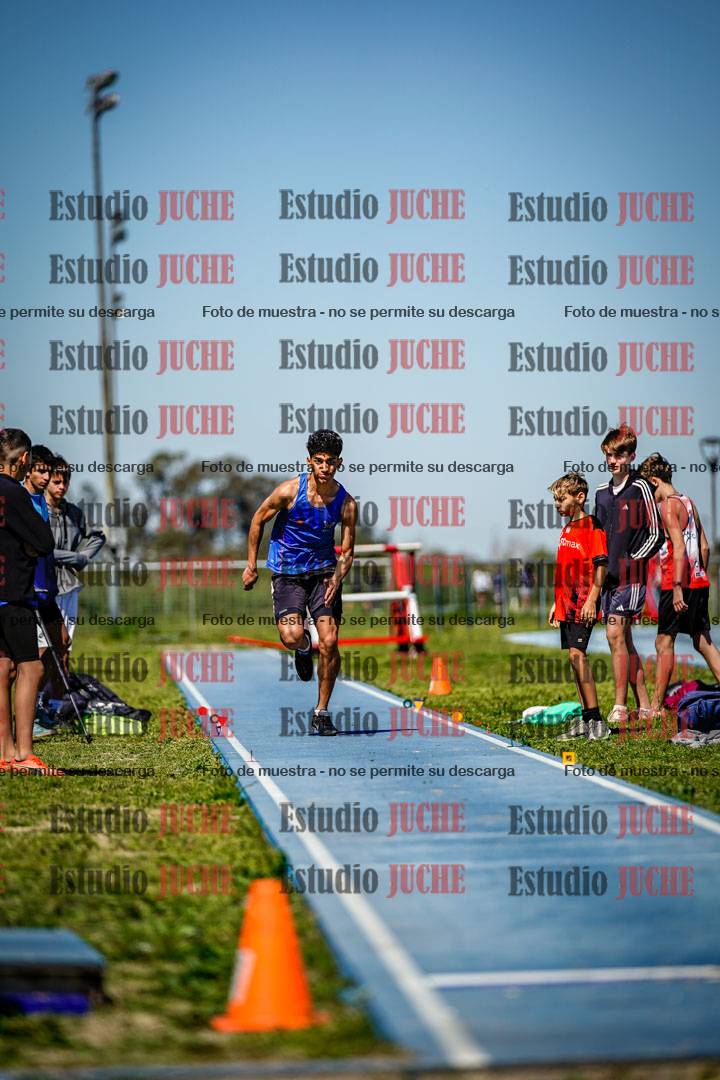 Fotos del salto en largo de varones - U15
