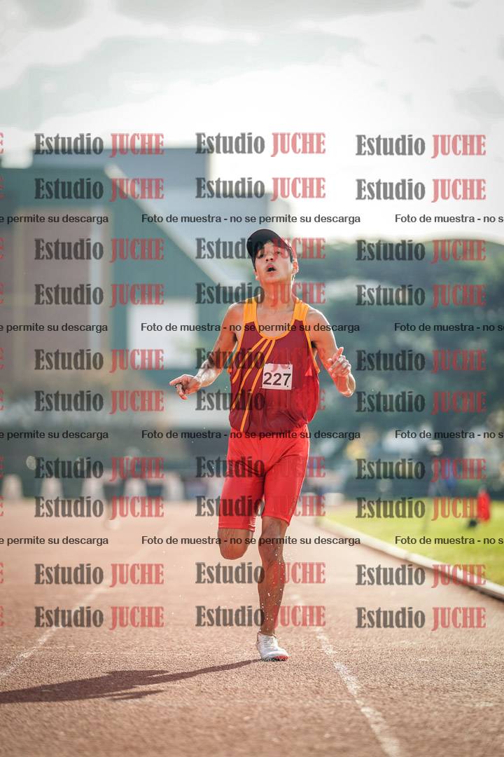 Fotos de los 2000 m con obstáculos de varones