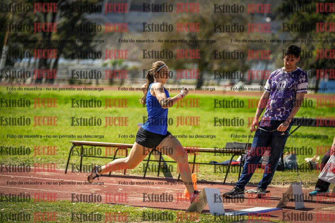 Fotos del salto en largo de mujeres - ambas categorías