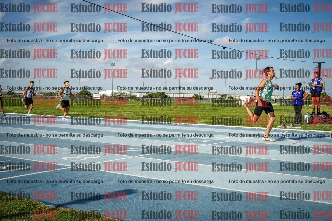 Fotos de los 400 m llanos de varones