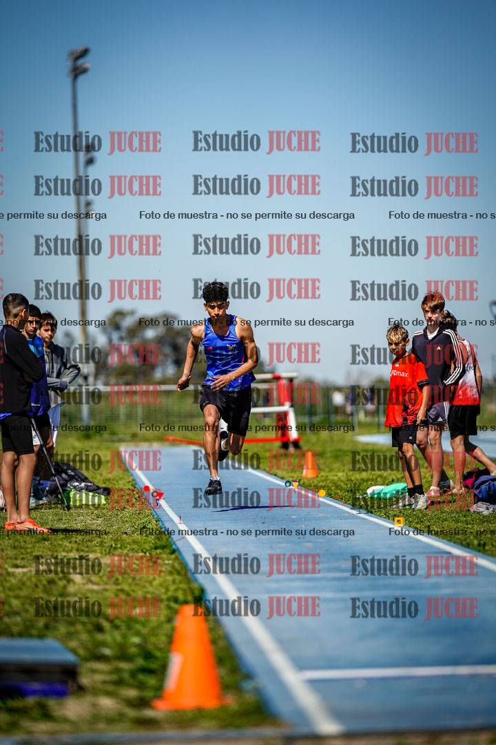 Fotos del salto en largo de varones - U15