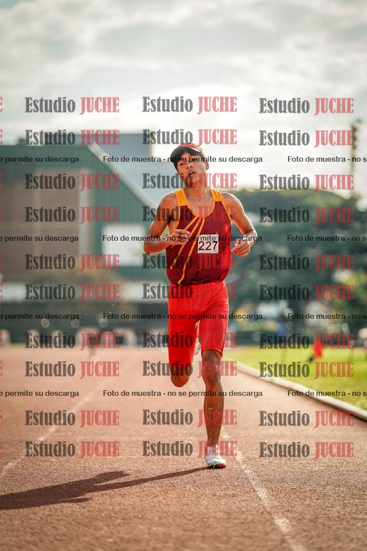 Fotos de los 2000 m con obstáculos de varones