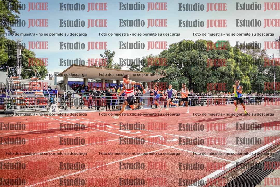 Fotos de los 100 m llanos de varones