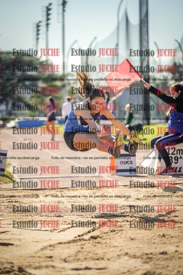 Fotos del salto en largo de mujeres