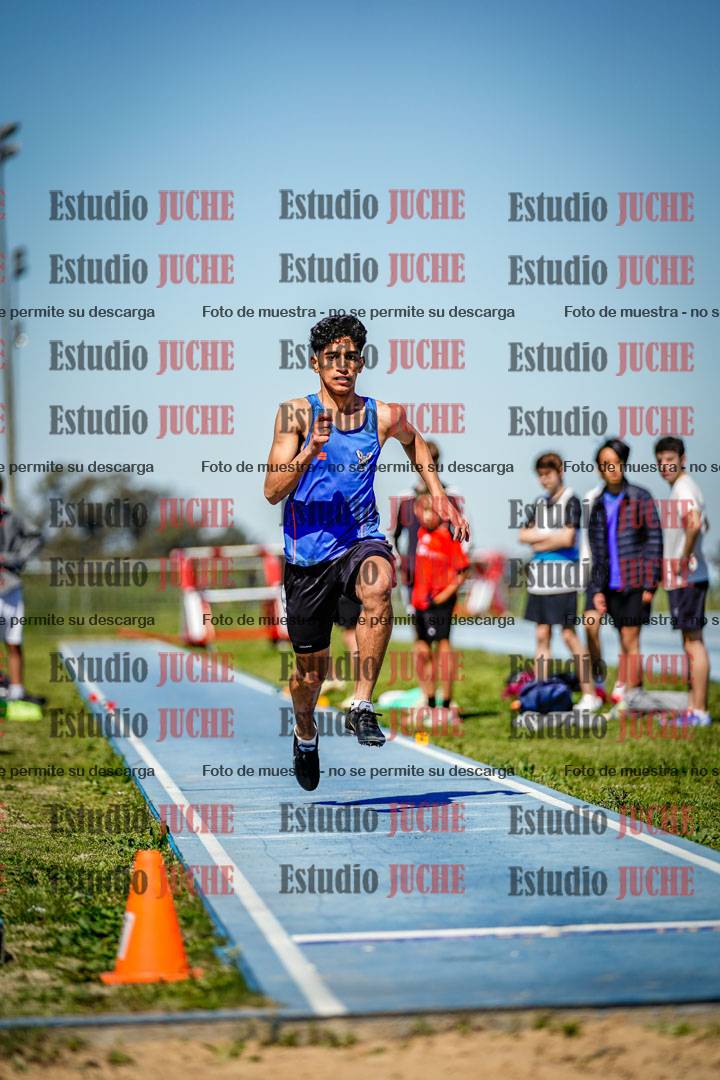 Fotos del salto en largo de varones - U15
