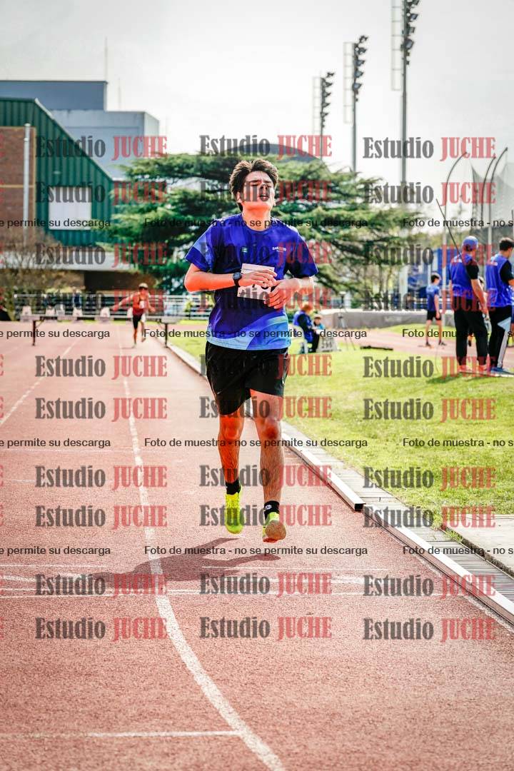 Fotos de los 1500 m con obstáculos de varones