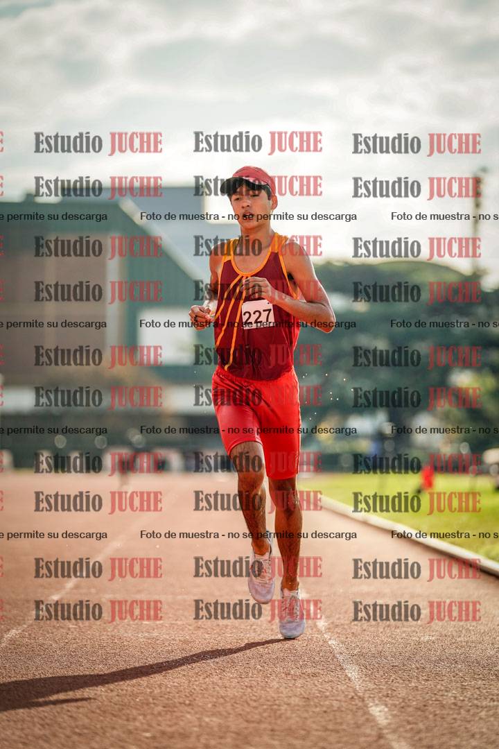 Fotos de los 2000 m con obstáculos de varones