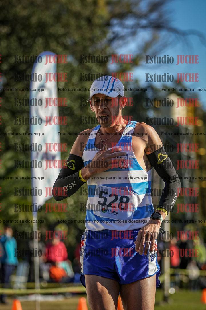 Fotos de la llegada del cross de 4000 m - varones