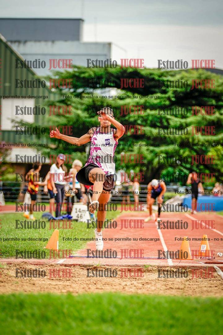 Fotos del salto en largo de varones