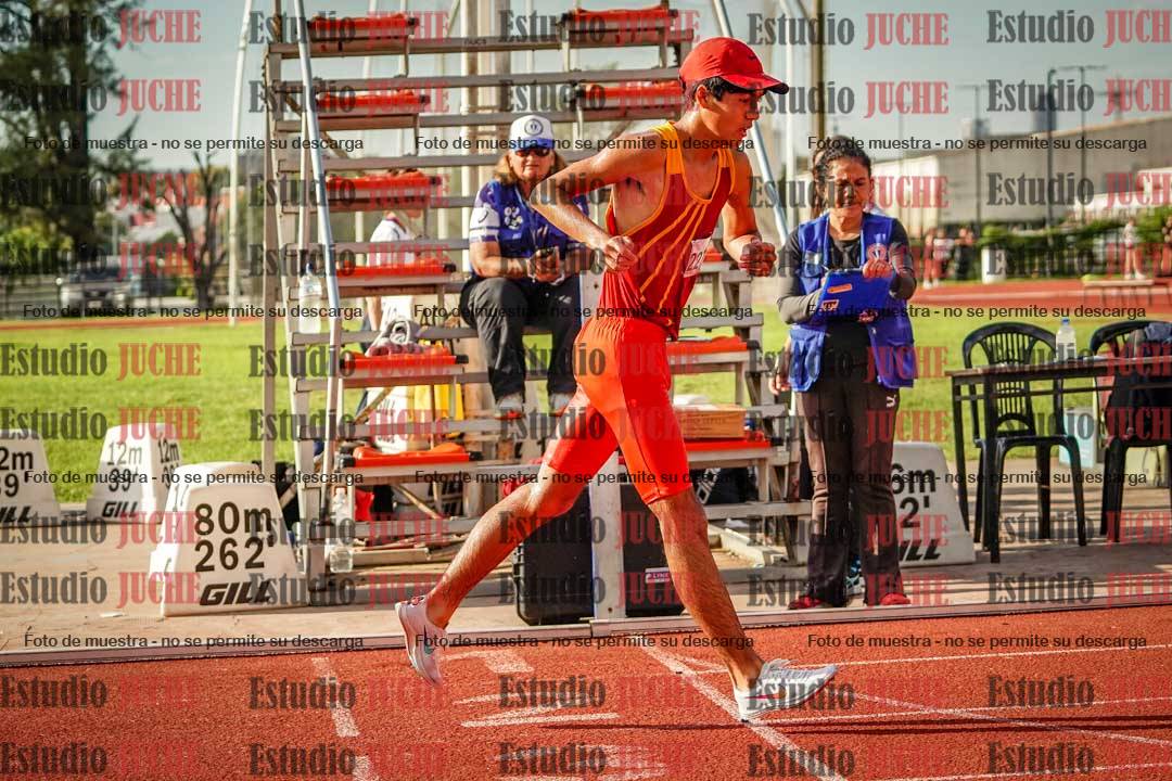 Fotos de los 2000 m con obstáculos de varones
