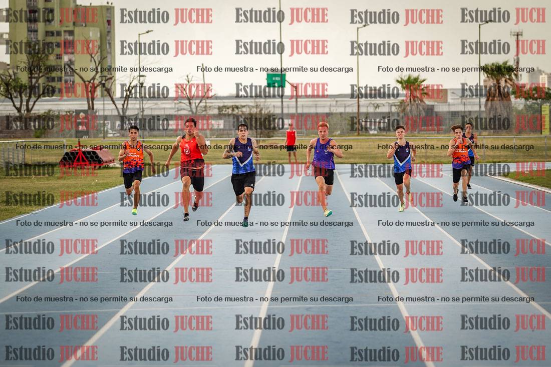 Fotos de los 300 m llanos de varones