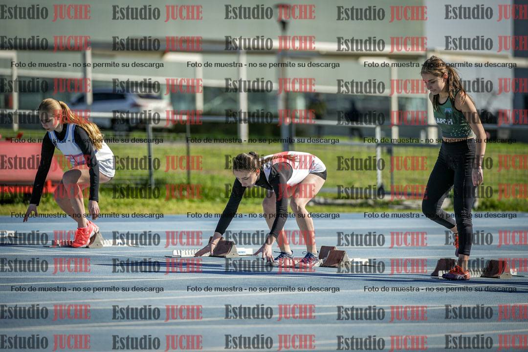 Fotos de los 100 m llanos de mujeres - U17