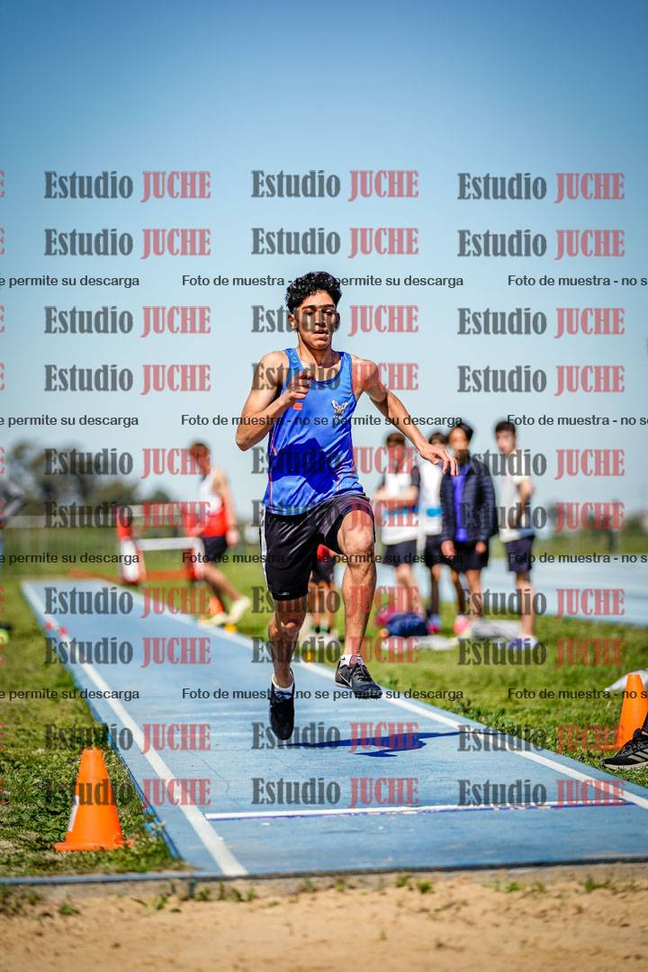 Fotos del salto en largo de varones - U15